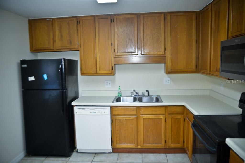 Recently Sold: $160,000 (2 beds, 2 baths, 1365 Square Feet)