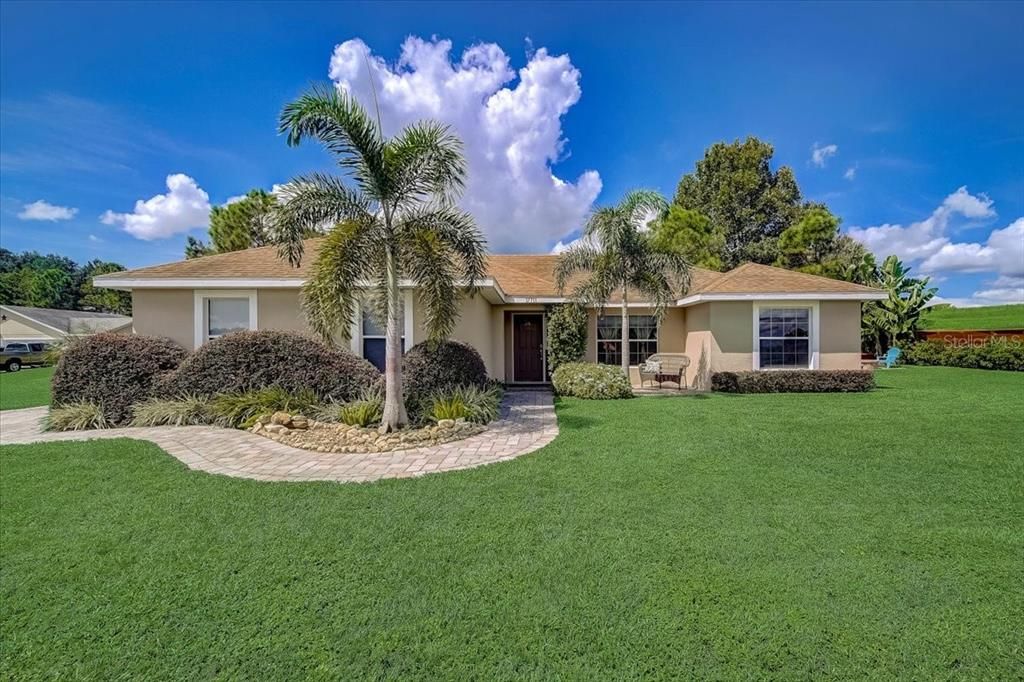 Recently Sold: $380,000 (3 beds, 2 baths, 1405 Square Feet)