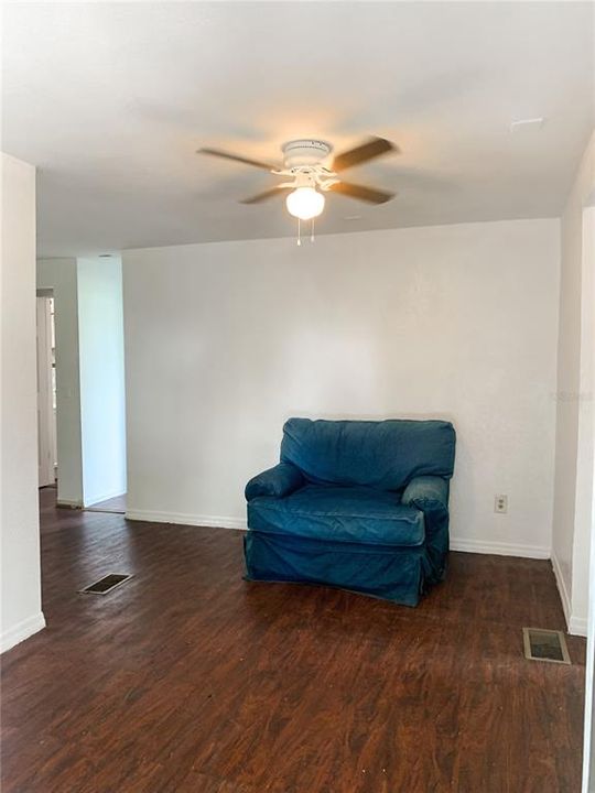 Recently Sold: $125,000 (2 beds, 1 baths, 640 Square Feet)