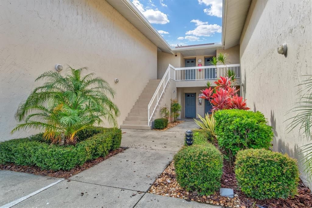 Recently Sold: $190,000 (2 beds, 2 baths, 875 Square Feet)