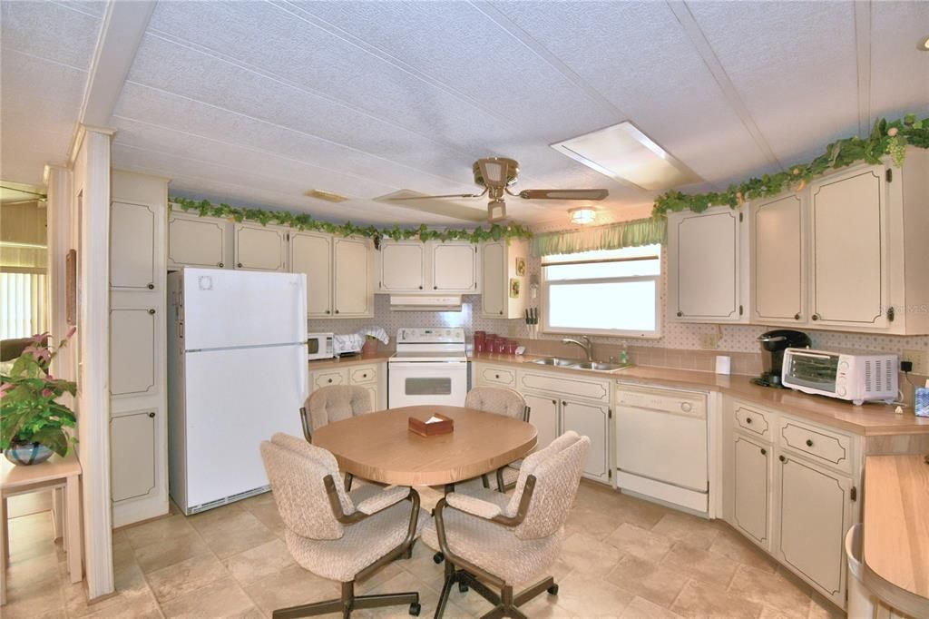 Recently Sold: $92,500 (2 beds, 2 baths, 1440 Square Feet)