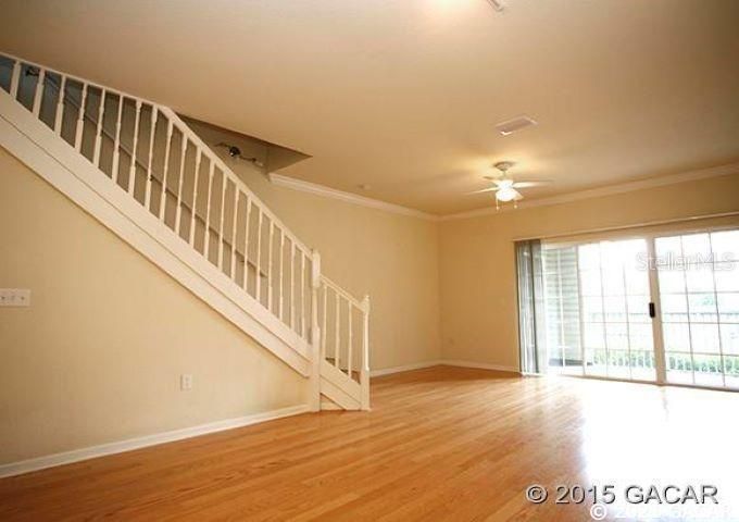Recently Rented: $1,300 (2 beds, 2 baths, 1275 Square Feet)