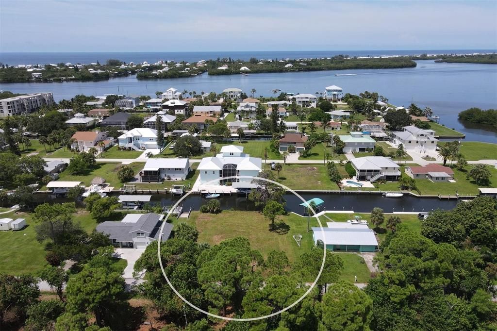 Vendido Recientemente: $290,000 (0.23 acres)