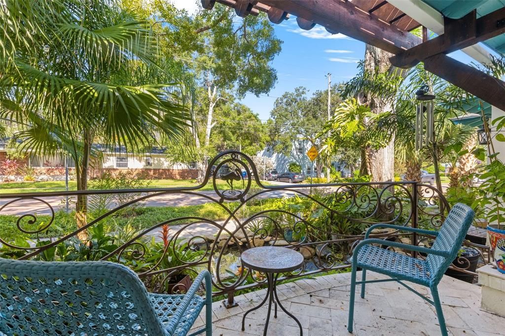 Recently Sold: $900,000 (3 beds, 2 baths, 1940 Square Feet)