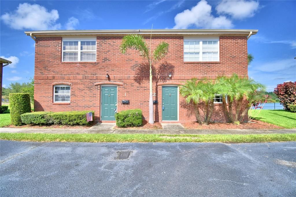 Welcome to P2- a two story TOWNHOUSE!