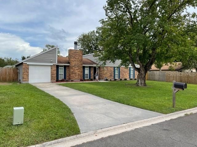 Recently Sold: $265,000 (3 beds, 2 baths, 1348 Square Feet)