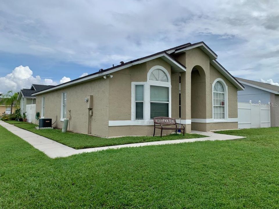 Vendido Recientemente: $230,000 (4 camas, 2 baños, 1265 Pies cuadrados)