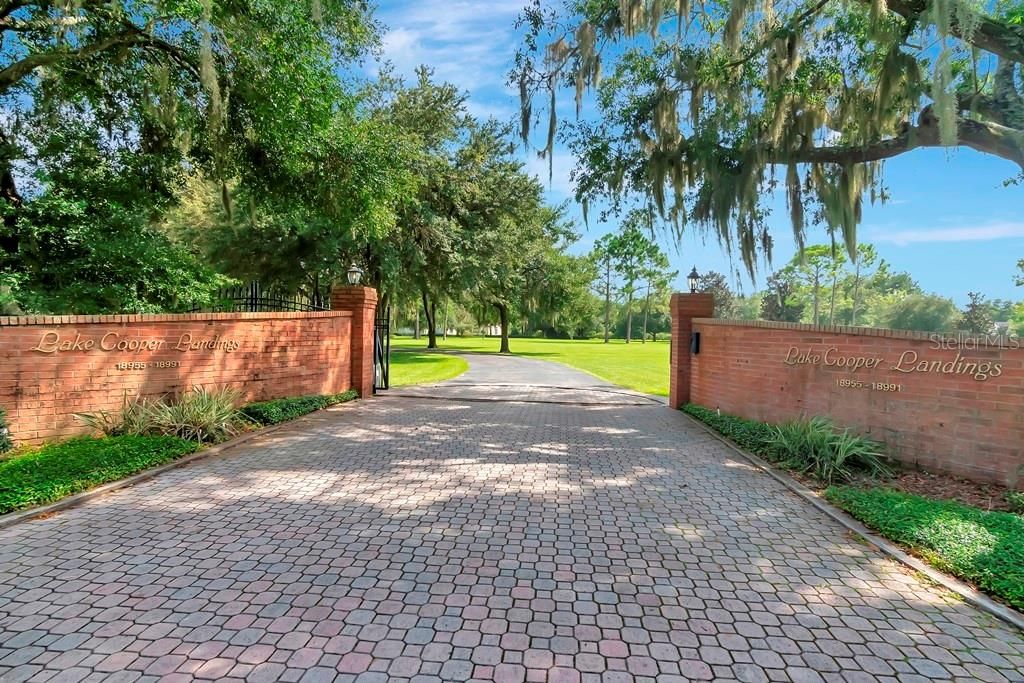 Recently Sold: $1,600,000 (4 beds, 2 baths, 3851 Square Feet)