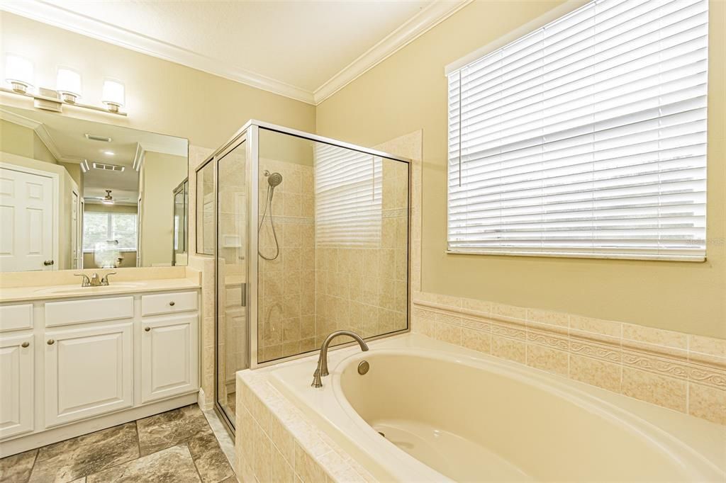 最近售出: $519,900 (4 贝兹, 3 浴室, 2616 平方英尺)