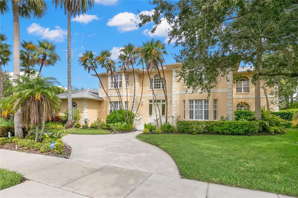 Recently Sold: $1,350,330 (4 beds, 4 baths, 4619 Square Feet)