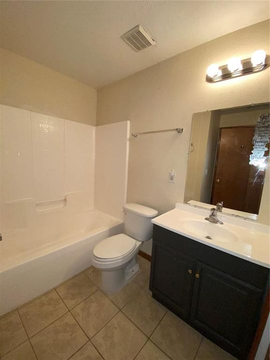最近租的: $900 (1 贝兹, 1 浴室, 616 平方英尺)