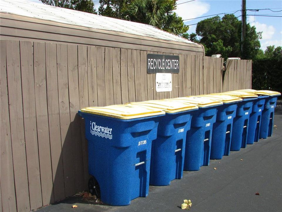 Sunset Grove Recycles!