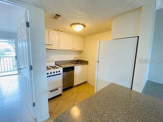 Recently Rented: $975 (1 beds, 1 baths, 496 Square Feet)