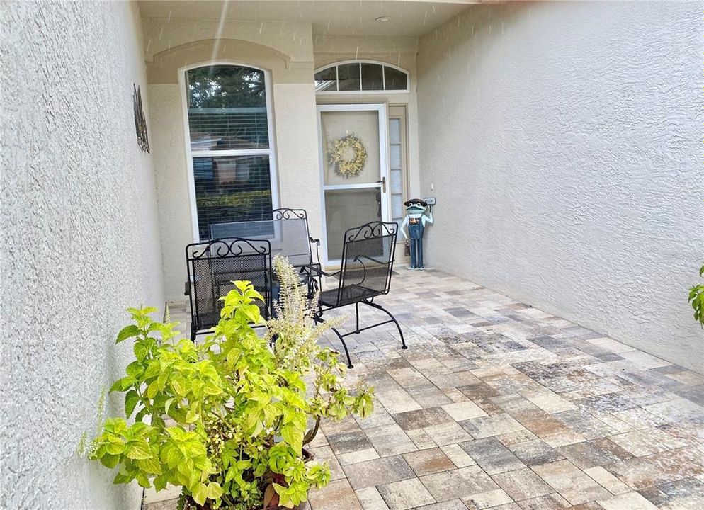 Recently Sold: $699,000 (3 beds, 2 baths, 1661 Square Feet)