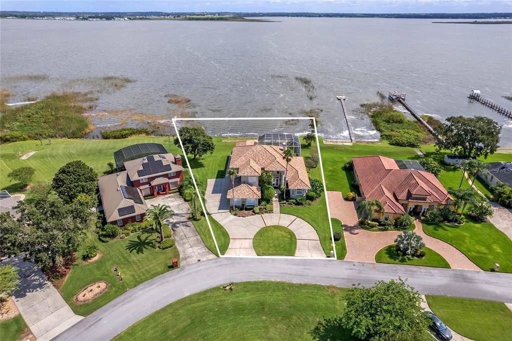 Recently Sold: $962,500 (5 beds, 4 baths, 4061 Square Feet)
