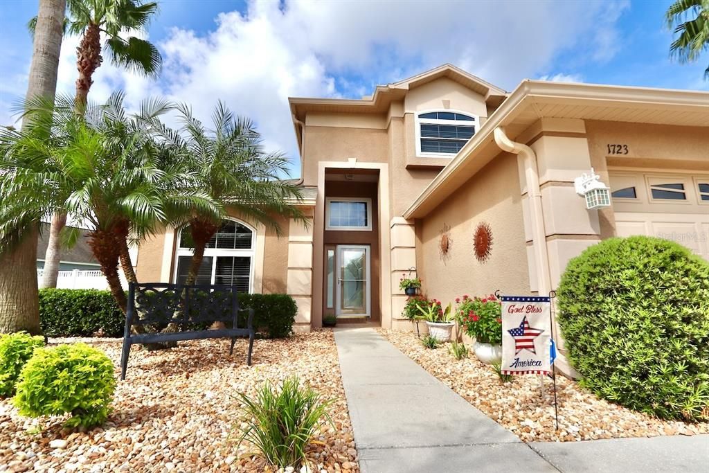 Recently Sold: $389,900 (3 beds, 2 baths, 1958 Square Feet)