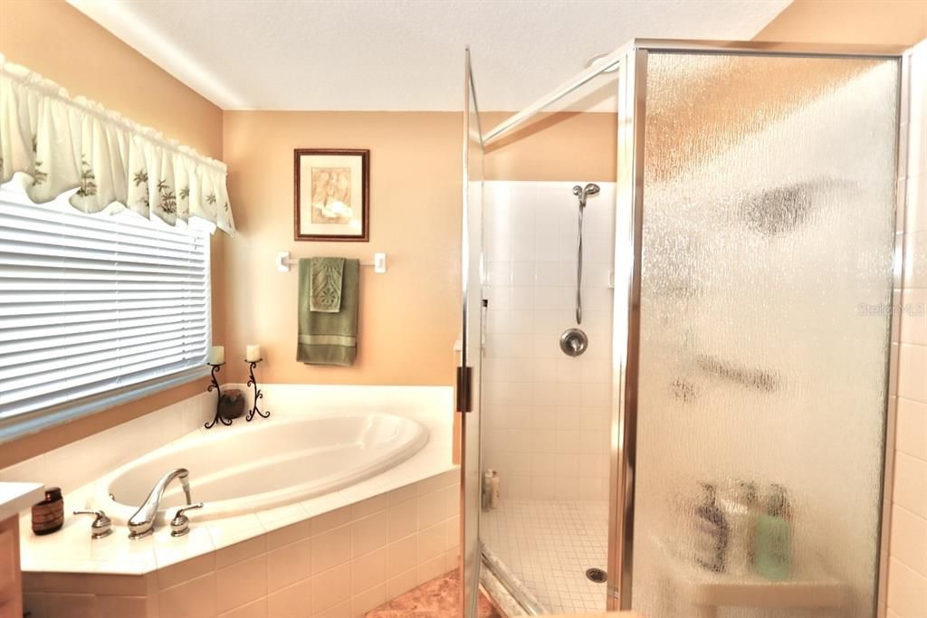 最近售出: $389,900 (3 贝兹, 2 浴室, 1958 平方英尺)