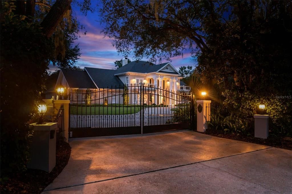 Recently Sold: $1,795,000 (8 beds, 5 baths, 6297 Square Feet)