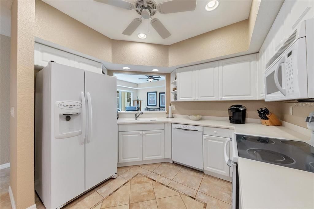 Recently Sold: $260,000 (2 beds, 2 baths, 1348 Square Feet)