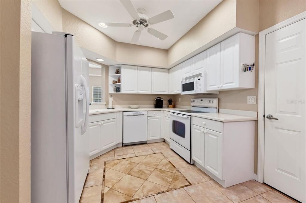 Recently Sold: $260,000 (2 beds, 2 baths, 1348 Square Feet)