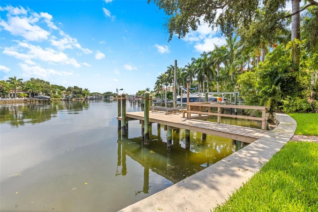 Recently Sold: $4,499,000 (5 beds, 4 baths, 5528 Square Feet)