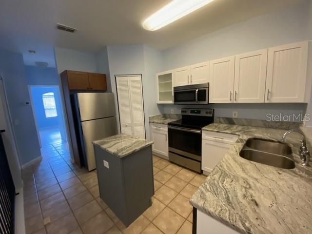 Recently Rented: $1,600 (2 beds, 2 baths, 1165 Square Feet)