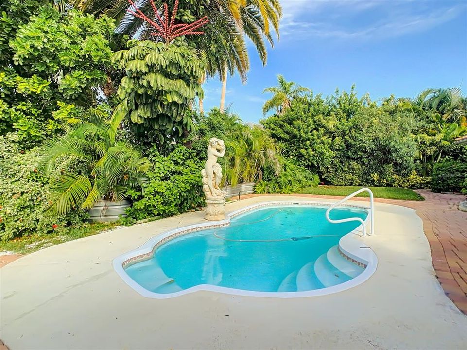 Recently Sold: $1,050,000 (3 beds, 2 baths, 2228 Square Feet)