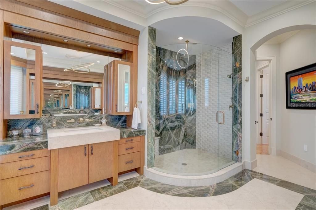 Недавно продано: $8,200,000 (3 спален, 4 ванн, 4985 Квадратных фут)