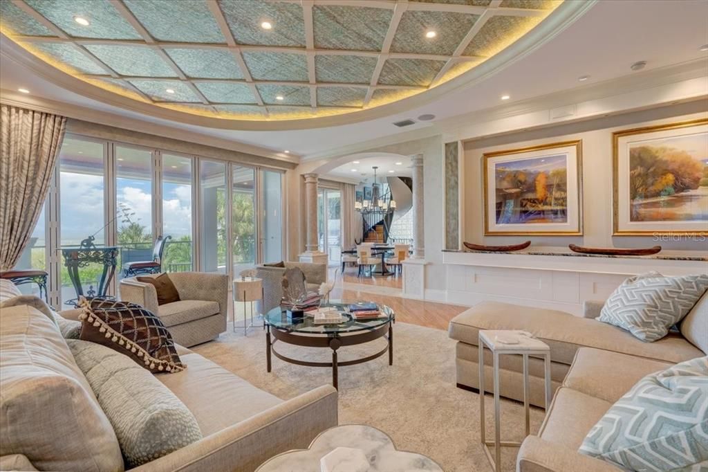 Recently Sold: $8,200,000 (3 beds, 4 baths, 4985 Square Feet)