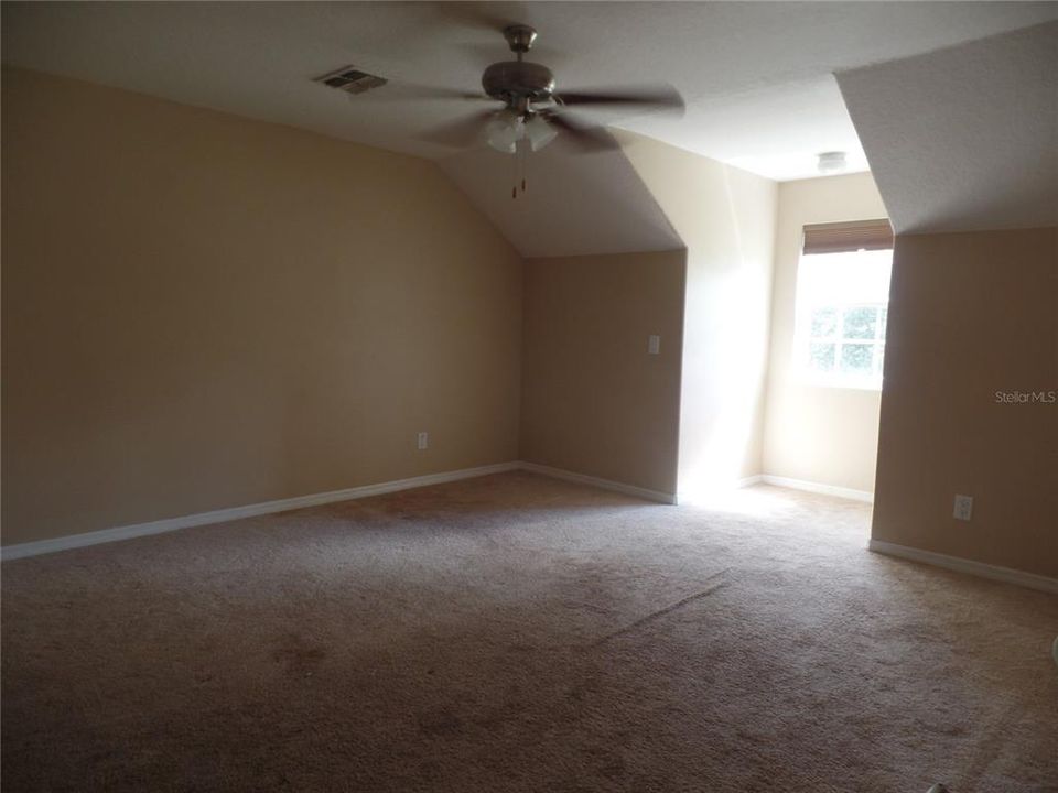 3rd Master bedroom 2nd floor- new carpet on order