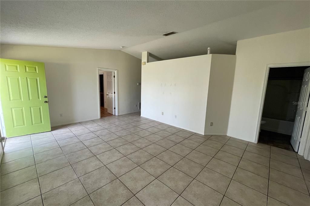Recently Sold: $95,000 (3 beds, 2 baths, 1032 Square Feet)