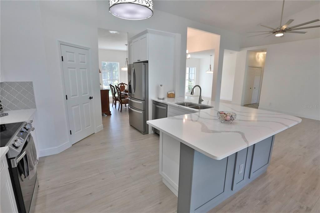 Recently Sold: $485,000 (3 beds, 2 baths, 1867 Square Feet)