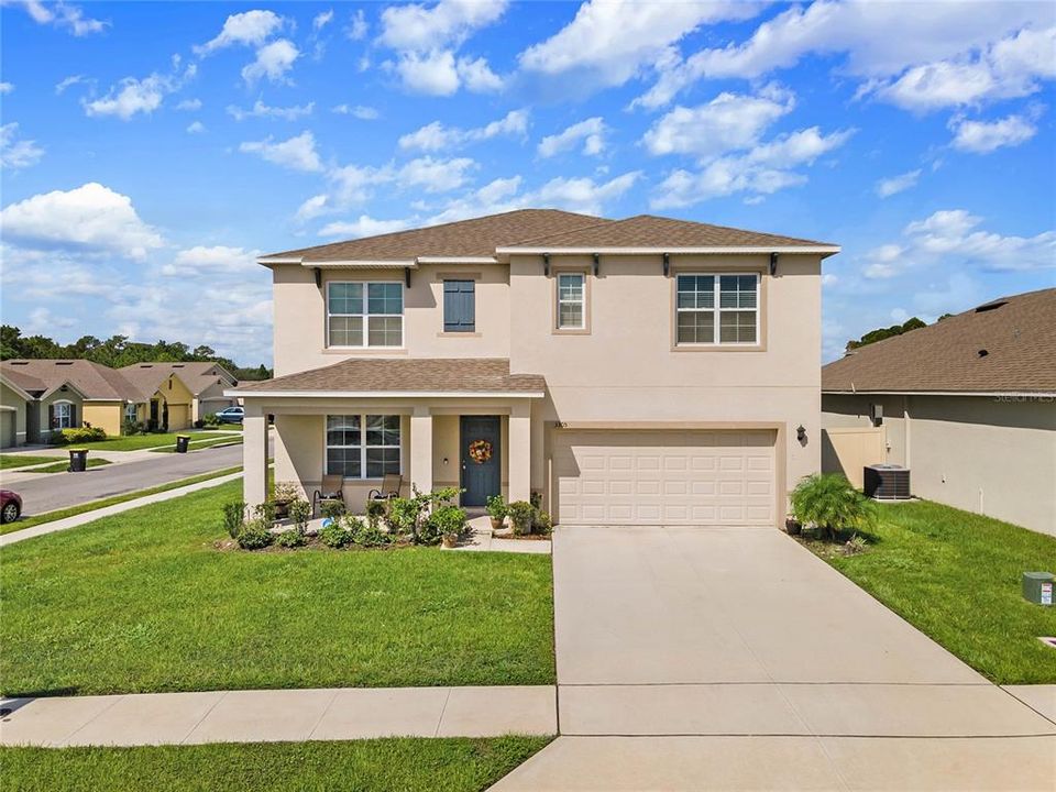 Recently Sold: $389,900 (5 beds, 3 baths, 2696 Square Feet)