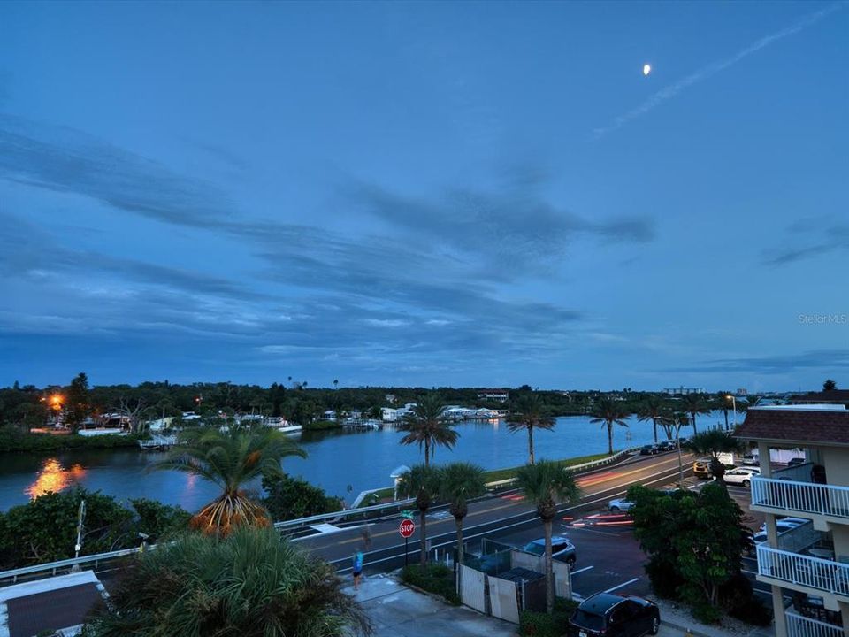 Panoramic views from the Gulf to the intracoastal.