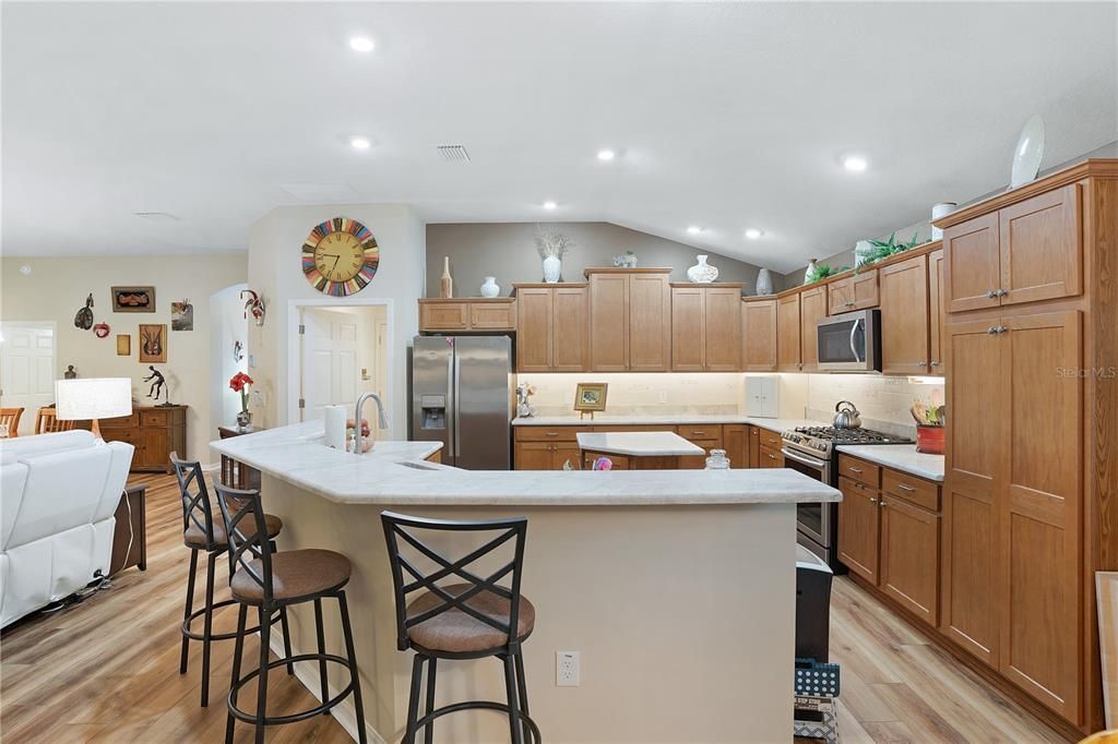 Recently Sold: $390,000 (3 beds, 2 baths, 1847 Square Feet)