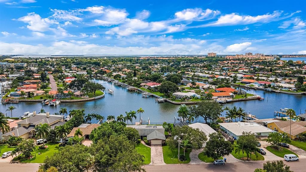 Recently Sold: $1,075,000 (3 beds, 2 baths, 2382 Square Feet)