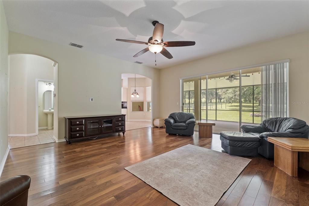 Recently Sold: $490,000 (3 beds, 2 baths, 2752 Square Feet)