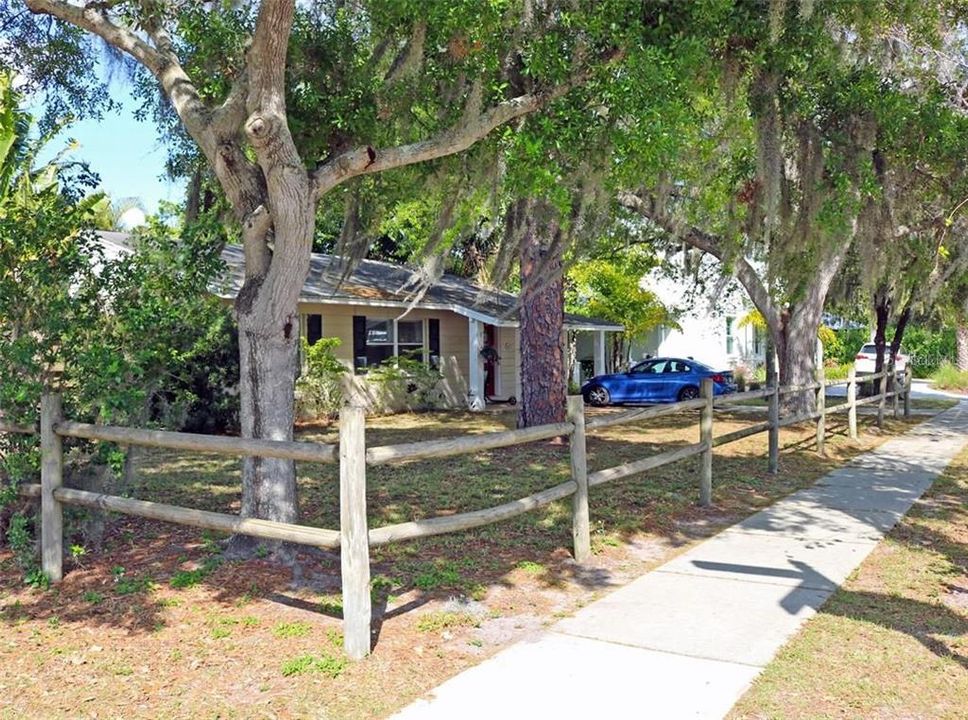 Recently Sold: $955,000 (0.27 acres)