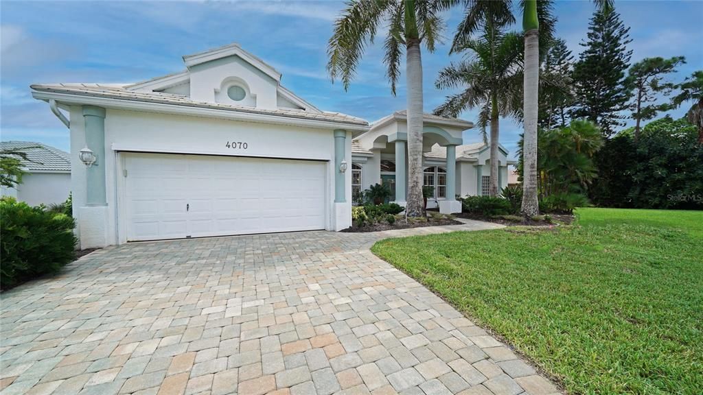 Recently Sold: $669,000 (4 beds, 2 baths, 2206 Square Feet)