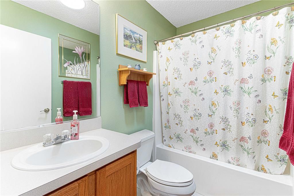 Guest Bathroom with shower/tub combo