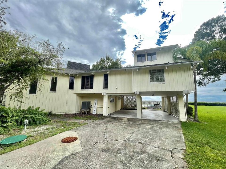 Recently Sold: $1,250,000 (3 beds, 3 baths, 3161 Square Feet)