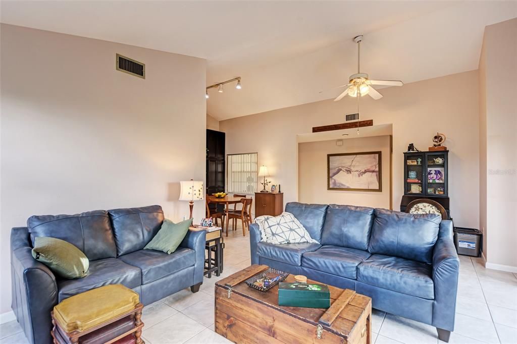 Recently Sold: $245,500 (2 beds, 2 baths, 1487 Square Feet)