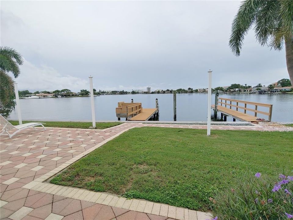 Recently Sold: $1,095,000 (2 beds, 2 baths, 1560 Square Feet)