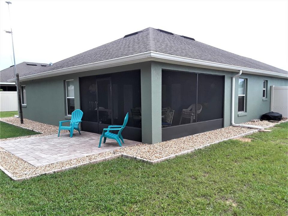 Recently Sold: $329,000 (4 beds, 2 baths, 1559 Square Feet)