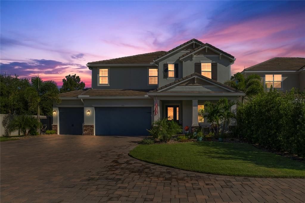 Recently Sold: $1,495,000 (5 beds, 4 baths, 3652 Square Feet)