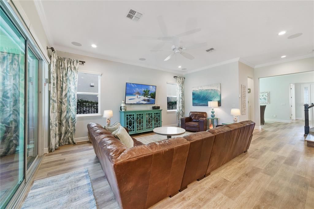 Recently Sold: $1,495,000 (5 beds, 4 baths, 3652 Square Feet)