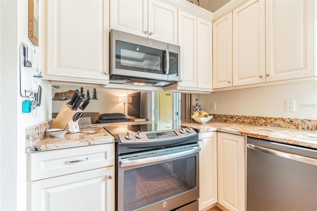 Recently Sold: $250,000 (2 beds, 2 baths, 1031 Square Feet)