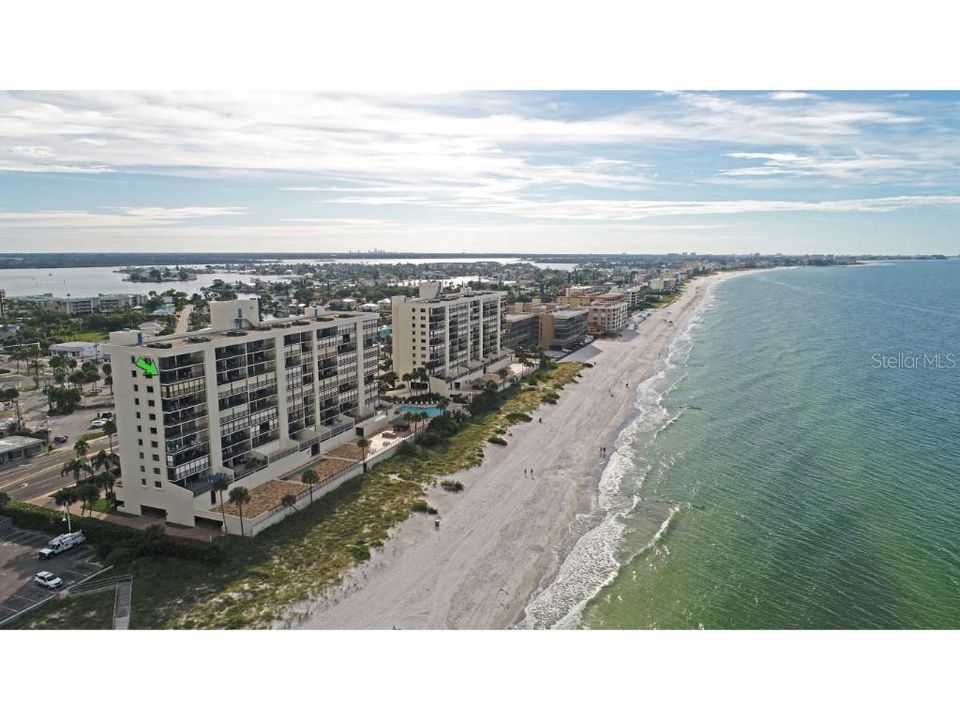 Recently Sold: $895,000 (2 beds, 2 baths, 1225 Square Feet)