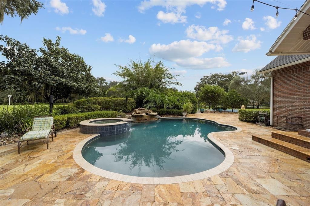 Recently Sold: $1,650,000 (6 beds, 5 baths, 6200 Square Feet)