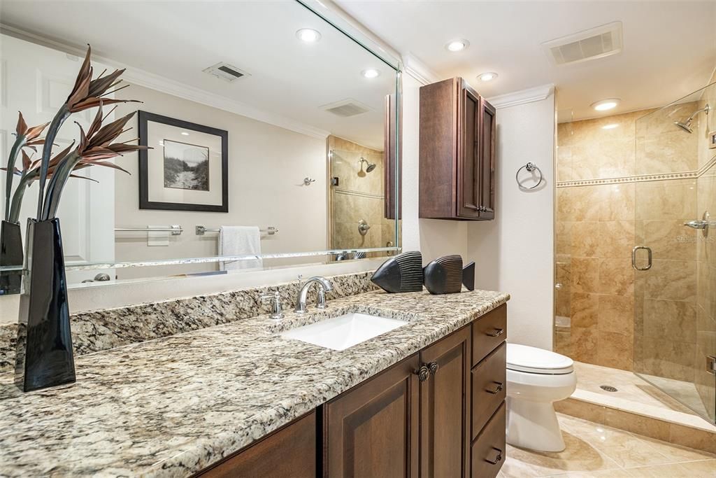 Second bathroom centrally located for guests